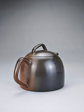 Load image into Gallery viewer, 150ml Nixing &#39;Little Kettle&#39; Teapot with Yaobian by Li Wenxin 李文新阴阳秦权
