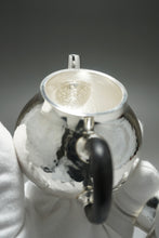 Load image into Gallery viewer, 999 Pure Silver Handmade Elegant Teapot no.2 全手工纯银999壶 150ml
