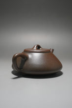 Load image into Gallery viewer, Wood Fired Dicaoqing Ziye Shipiao Yixing Teapot 柴烧底槽清子冶石瓢 150ml
