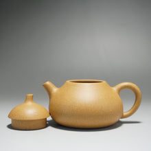 Load image into Gallery viewer, Huangjin Duan Melon Yixing Teapot 黄金段匏瓜 150ml

