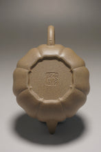 Load image into Gallery viewer, Fully Handmade Jiangpo-Qingni Jingwen Lion Head Yixing Teapot by Feng Tao 全手工冯涛降坡青泥筋纹狮球 150ml
