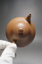 Load image into Gallery viewer, Yellow Jiangponi Hulupiao yixing Teapot 降坡黄泥葫芦瓢 150ml

