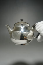 Load image into Gallery viewer, 999 Pure Silver Handmade Elegant Teapot no.2 全手工纯银999壶 150ml
