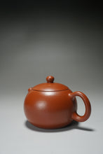 Load image into Gallery viewer, Fully Handmade Zhuni Xishi Teapot by Yu Bo 全手工余波制极品朱泥西施 150ml
