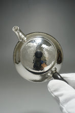 Load image into Gallery viewer, 999 Pure Silver Handmade Elegant Teapot no.2 全手工纯银999壶 150ml
