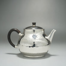 Load image into Gallery viewer, 999 Pure Silver Handmade Elegant Teapot 全手工纯银999壶 150ml
