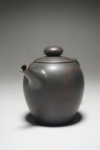 Load image into Gallery viewer, Julunzhu Nixing Teapot by Wu Sheng Sheng 坭兴吴盛胜巨轮珠 150ml
