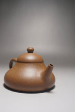 Load image into Gallery viewer, Yellow Jiangponi Hulupiao yixing Teapot 降坡黄泥葫芦瓢 150ml
