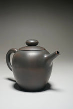 Load image into Gallery viewer, Julunzhu Nixing Teapot by Wu Sheng Sheng 坭兴吴盛胜巨轮珠 150ml
