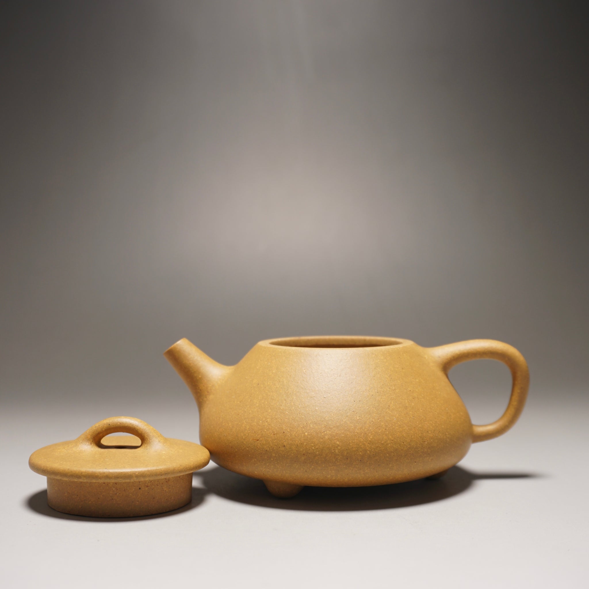 Huangjin Duan Pinggai Shipiao Yixing Teapot 黄金段平盖石瓢 155ml