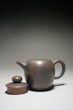 Load image into Gallery viewer, Julunzhu Nixing Teapot by Wu Sheng Sheng 坭兴吴盛胜巨轮珠 155ml
