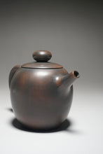 Load image into Gallery viewer, Julunzhu Nixing Teapot by Wu Sheng Sheng 坭兴吴盛胜巨轮珠 155ml

