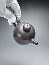 Load image into Gallery viewer, 160ml Julunzhu Nixing Teapot by Wu Sheng Sheng 坭兴吴盛胜巨轮珠
