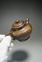 Load image into Gallery viewer, Wood Fired Duozhi Dicaoqing Yixing Teapot 柴烧底槽清掇只 160ml
