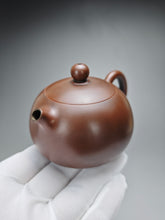 Load image into Gallery viewer, 160ml Xishi Nixing Teapot by Li Wenxin 李文新泥兴西施
