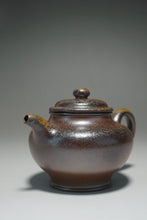 Load image into Gallery viewer, Wood Fired Duozhi Dicaoqing Yixing Teapot 柴烧底槽清掇只 160ml
