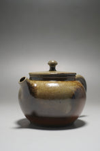 Load image into Gallery viewer, Wood Fired Round Nixing Teapot by Li Wenxin 李文新柴烧坭兴壶 160ml
