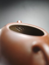 Load image into Gallery viewer, 160ml Xishi Nixing Teapot by Li Wenxin 李文新泥兴西施
