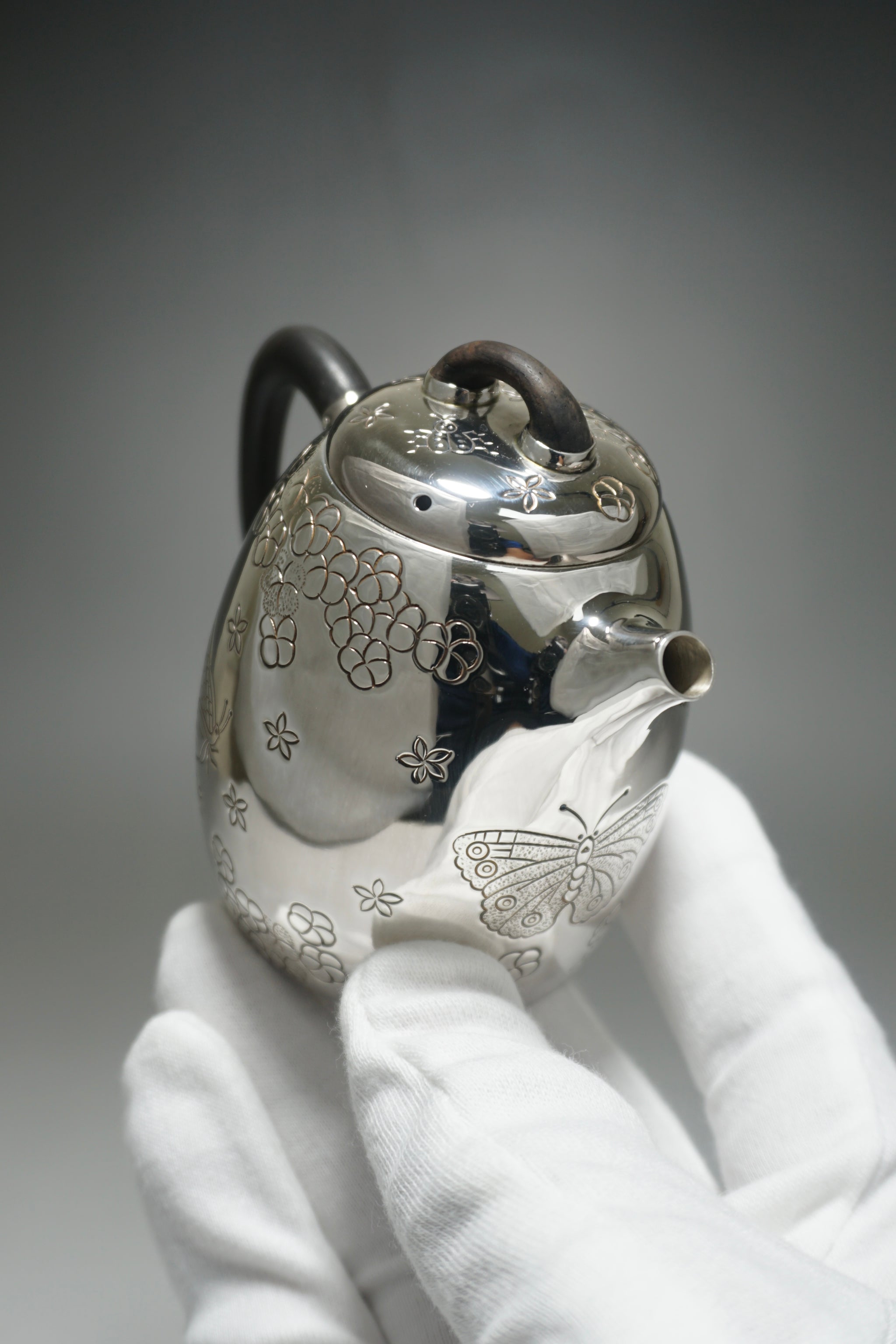 999 Pure Silver Handmade Butterfly and Flowers Teapot 全手工花与蝶