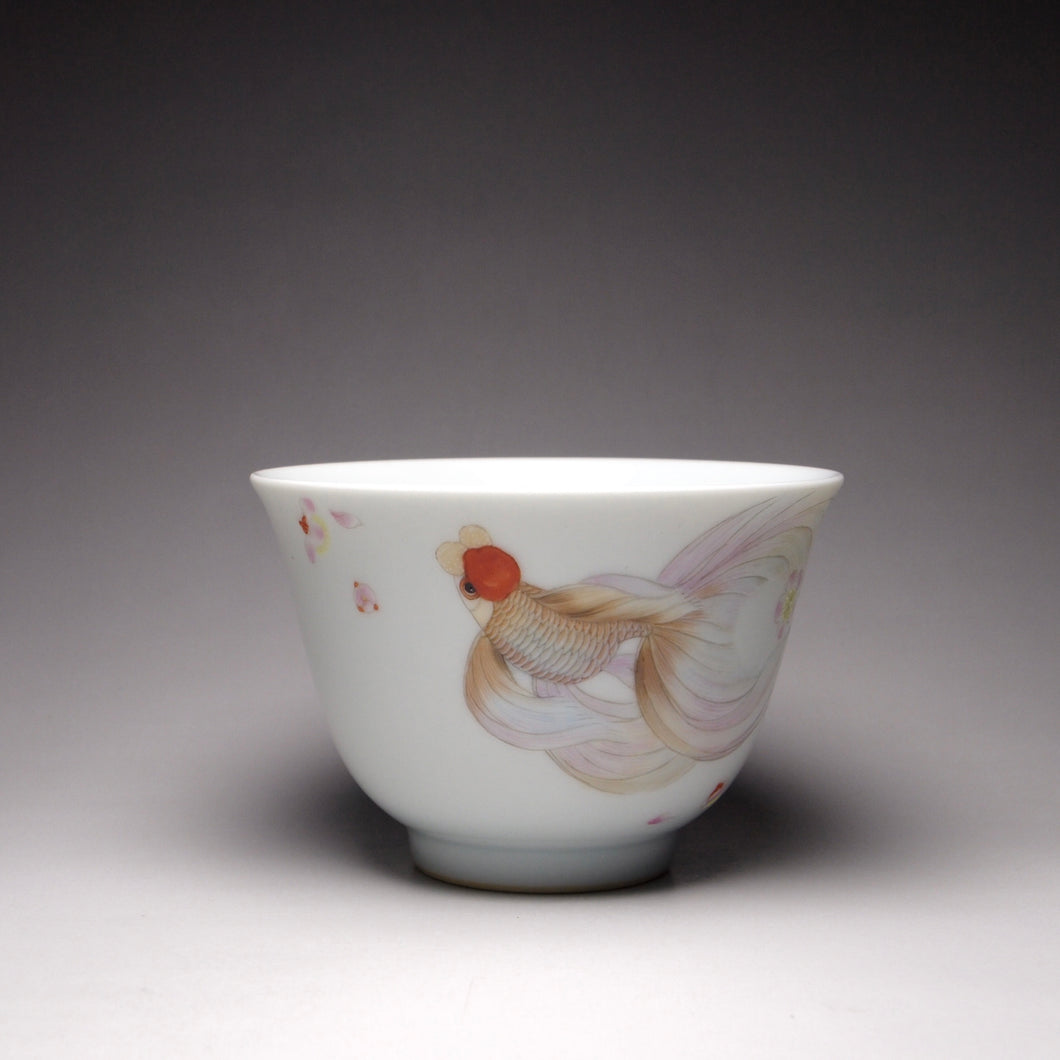 Gliding Fish Falangcai Porcelain Yashou Teacup 珐琅彩飞鱼自乐杯 160ml