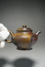 Load image into Gallery viewer, Wood Fired Duozhi Dicaoqing Yixing Teapot 柴烧底槽清掇只 160ml
