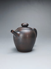 Load image into Gallery viewer, 160ml Julunzhu Nixing Teapot by Wu Sheng Sheng 坭兴吴盛胜巨轮珠
