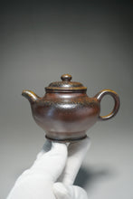 Load image into Gallery viewer, Wood Fired Duozhi Dicaoqing Yixing Teapot 柴烧底槽清掇只 160ml
