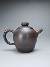 Load image into Gallery viewer, 160ml Julunzhu Nixing Teapot by Wu Sheng Sheng 坭兴吴盛胜巨轮珠
