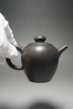 Load image into Gallery viewer, 165ml Julunzhu Nixing Teapot by Wu Sheng Sheng 坭兴吴盛胜巨轮珠
