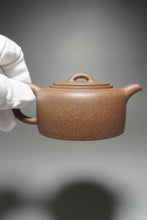 Load image into Gallery viewer, Yellow Jiangponi Jinglan yixing Teapot 降坡黄泥井栏 165ml
