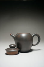Load image into Gallery viewer, Julunzhu Nixing Teapot by Wu Sheng Sheng 坭兴吴盛胜巨轮珠 165ml
