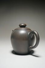 Load image into Gallery viewer, Julunzhu Nixing Teapot by Wu Sheng Sheng 坭兴吴盛胜巨轮珠 165ml
