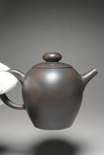 Load image into Gallery viewer, Julunzhu Nixing Teapot by Wu Sheng Sheng 坭兴吴盛胜巨轮珠 165ml
