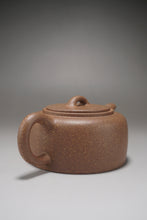 Load image into Gallery viewer, Yellow Jiangponi Jinglan yixing Teapot 降坡黄泥井栏 165ml
