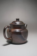 Load image into Gallery viewer, Wood Fired Dicaoqing Zhihu Yixing Teapot 柴烧底槽清执壶 170ml
