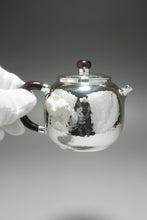 Load image into Gallery viewer, 999 Pure Silver Handmade Mulan Teapot 全手工锤纹纯银999木兰壶 170ml

