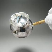 Load image into Gallery viewer, 999 Pure Silver Handmade Side Handle Teapot with Baroque Pearls 全手工长柄侧把银壶 170ml
