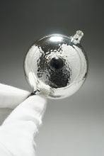 Load image into Gallery viewer, 999 Pure Silver Handmade Mulan Teapot 全手工锤纹纯银999木兰壶 170ml
