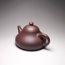 Load image into Gallery viewer, Lao Zini Hulupiao Yixing Teapot 老紫泥葫芦瓢 170ml
