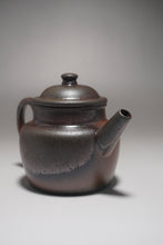 Load image into Gallery viewer, Wood Fired Dicaoqing Zhihu Yixing Teapot 柴烧底槽清执壶 170ml
