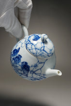 Load image into Gallery viewer, Qinghua Three Birds Jingdezhen Fine Porcelain Teapot by Master KuangShi 青花手绘匡石作梨形壶 180ml
