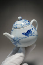 Load image into Gallery viewer, Qinghua Three Birds Jingdezhen Fine Porcelain Teapot by Master KuangShi 青花手绘匡石作梨形壶 180ml
