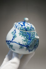 Load image into Gallery viewer, Qinghua Bird in the Tree Jingdezhen Fine Porcelain Teapot by Master KuangShi 青花手绘匡石作梨形壶 180ml
