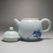 Load image into Gallery viewer, Qinghua Cabbage Jingdezhen Porcelain Teapot 青花壶白菜茶壶 185ml

