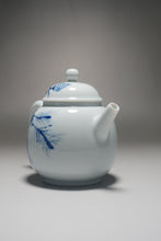 Load image into Gallery viewer, Qinghua Pine Tree Jingdezhen Porcelain Teapot 青花壶松树茶壶 185ml
