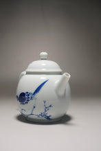 Load image into Gallery viewer, Qinghua partridge Jingdezhen Porcelain Teapot 青花壶鹧鸪茶壶 185ml
