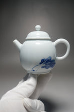 Load image into Gallery viewer, Qinghua Cabbage Jingdezhen Porcelain Teapot 青花壶白菜茶壶 185ml
