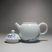 Load image into Gallery viewer, Qinghua Pine Tree Jingdezhen Porcelain Teapot 青花壶松树茶壶 185ml
