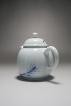 Load image into Gallery viewer, Qinghua Pine Tree Jingdezhen Porcelain Teapot 青花壶松树茶壶 185ml
