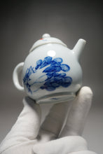 Load image into Gallery viewer, Qinghua Cabbage Jingdezhen Porcelain Teapot 青花壶白菜茶壶 185ml
